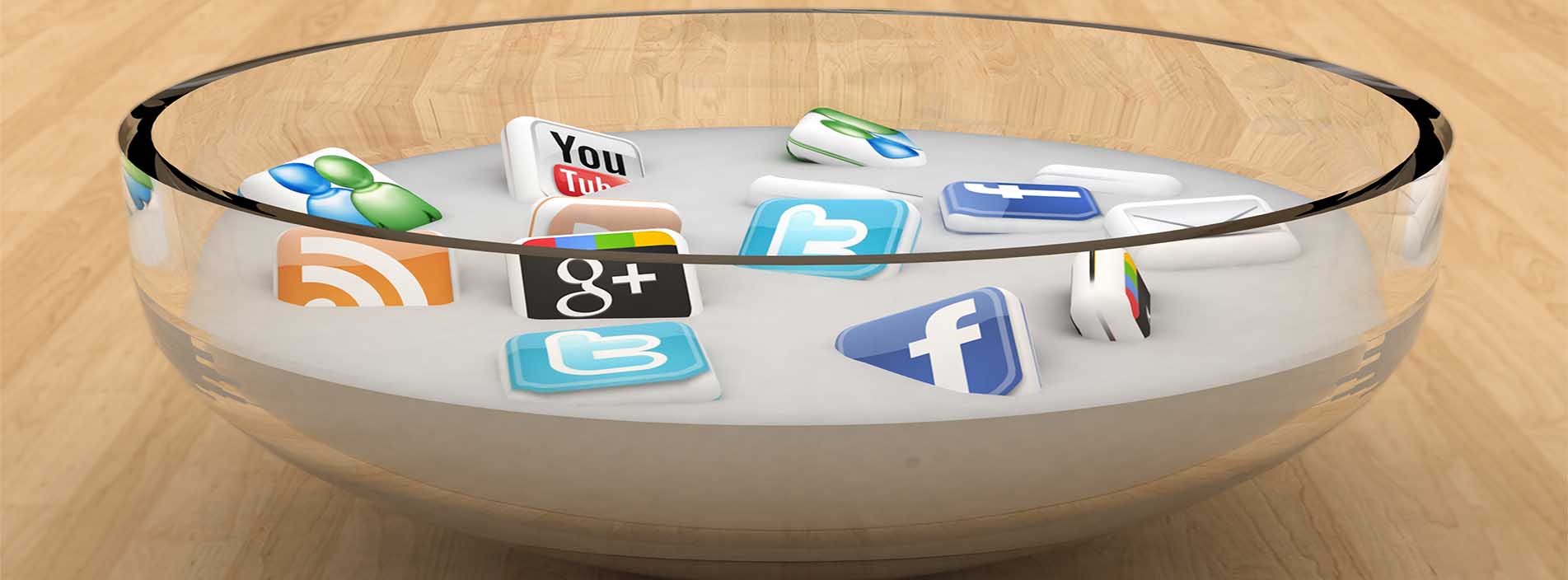 social-media-soup-on-wooden-surface2